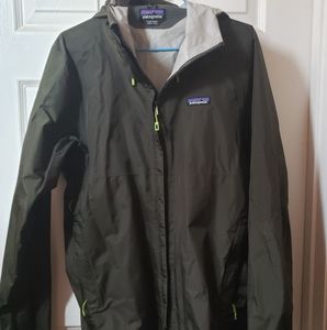 Patagonia torrentshell rain jacket
